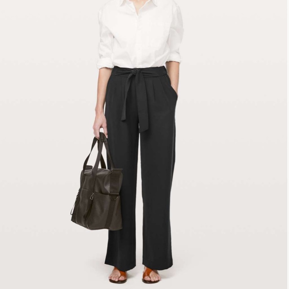 LuluLemon Noir Pant size 4